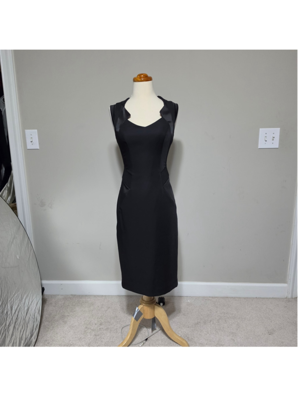 Bebe Black Satin Panel Sheath Dress V-Neck Sleeveless Size 2